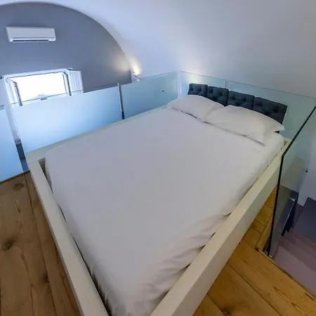 Design In Piazzetta Apartment